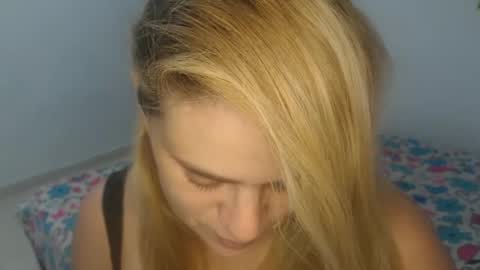 E L Z A  online show from February 17, 4:17 pm