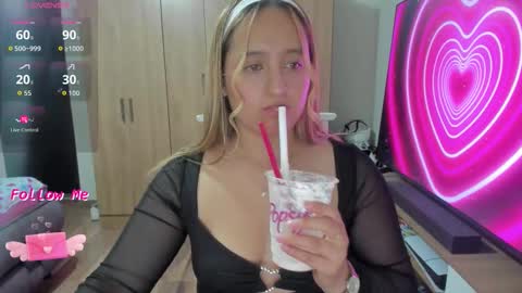 Ema online show from May 13, 9:35 pm