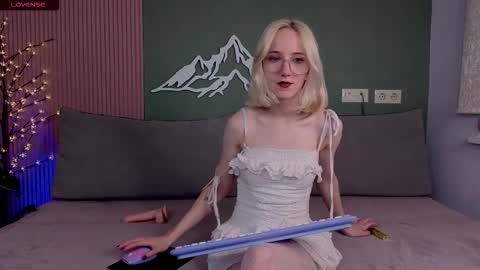 Emma online show from September 12, 12:07 pm