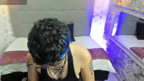 emahills__axelrose online show from October 1, 2:43 am