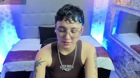 emahills__axelrose online show from September 30, 2:33 am