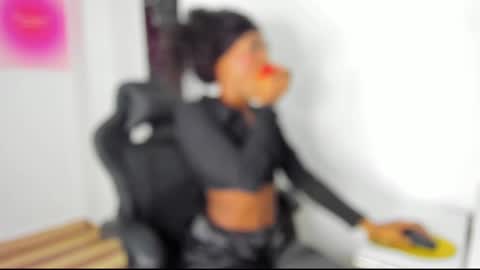 Snapshot of emattaylor chatting on March 11, 11:12 am . online show from March 11, 11:12 am