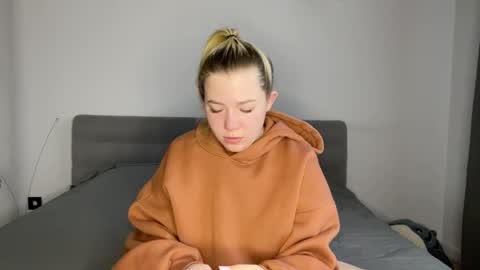 Alice online show from December 4, 12:16 pm