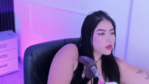 Ember Velvet online show from April 16, 8:20 pm