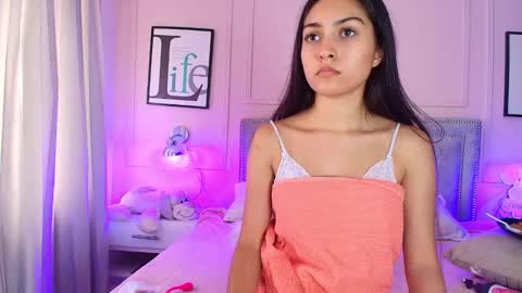 Snapshot of emelie_ch_ chatting on January 12, 5:54 pm Emily online show from January 12, 5:54 pm