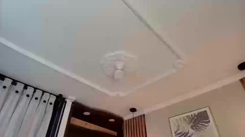 Snapshot of emelie_ch_ chatting on September 22, 10:25 pm Emily online show from September 22, 10:25 pm