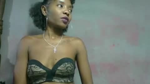 emerancienne online show from April 12, 7:07 pm