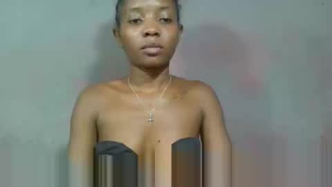 emerancienne online show from April 1, 7:55 pm