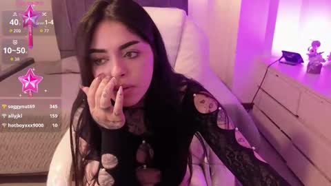 emii_evanns online show from January 6, 5:28 pm