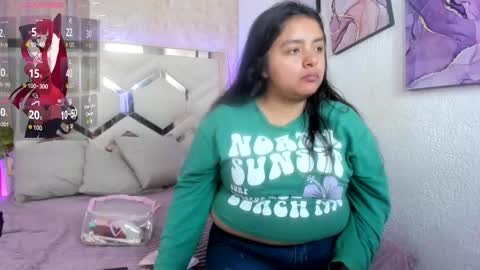 Snapshot of emiiily_brownn chatting on October 13, 6:54 pm Emily online show from October 13, 6:54 pm
