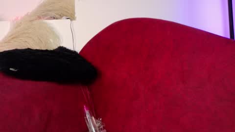 emiili_clark online show from March 21, 8:19 am