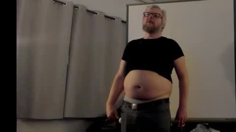 emilbuchmueller online show from January 10, 11:21 pm