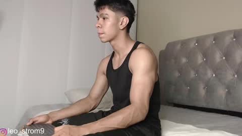 Snapshot of emile_239 chatting on February 16, 3:47 am emile_239 online show from February 16, 3:47 am