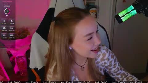 Emili online show from December 15, 2:35 pm