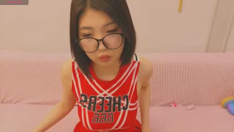 Snapshot of emili_blanc chatting on February 9, 2:38 am Emili online show from February 9, 2:38 am