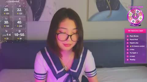 Snapshot of emili_blanc chatting on March 5, 2:36 am Emili online show from March 5, 2:36 am