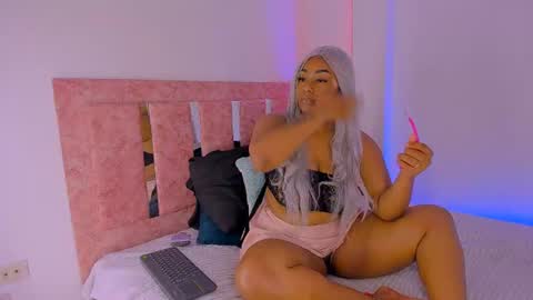 emili_williams10 online show from June 16, 10:47 pm