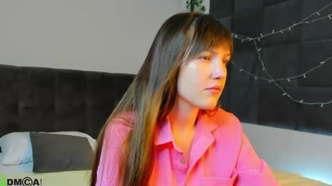 Emilia online show from June 29, 1:13 am