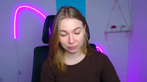 Emilia online show from March 10, 1:04 pm