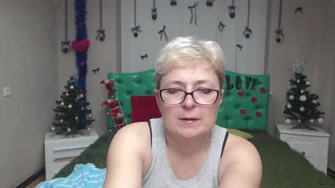 EmiliaGree online show from December 15, 8:05 pm