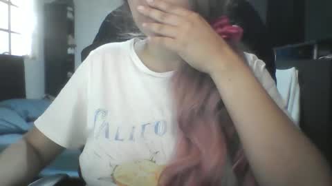 emiliahoney online show from February 1, 2:58 pm