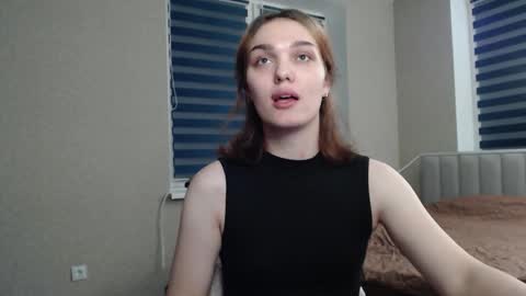 Emi online show from November 1, 8:08 pm