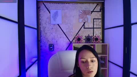 EmiliaRose online show from February 21, 9:11 pm