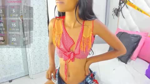 emilibonnie online show from October 23, 2:24 am