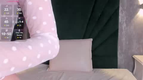 Emilie online show from March 28, 11:44 am