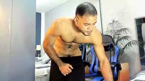 Snapshot of emilio_brandon chatting on September 18, 11:25 am Emilio online show from September 18, 11:25 am