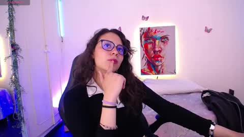 Snapshot of emilirusso chatting on October 15, 8:09 pm Emili Russo online show from October 15, 8:09 pm