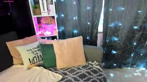 Emiliya online show from February 9, 2:28 am