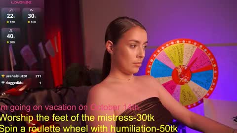 Snapshot of emiliyaroude chatting on October 8, 1:17 pm  Emiliya  online show from October 8, 1:17 pm