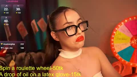 Snapshot of emiliyaroude chatting on September 21, 2:21 pm  Emiliya  online show from September 21, 2:21 pm
