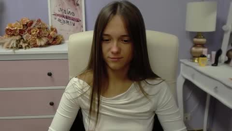 Emilly online show from November 7, 8:17 am