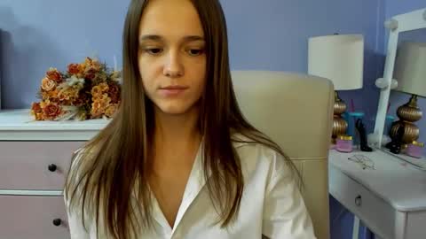 Emilly online show from March 4, 8:00 am