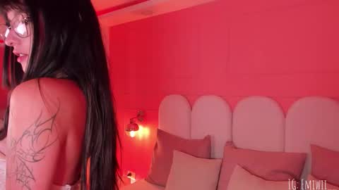 Snapshot of emilly_williamss chatting on October 1, 6:07 pm Emilly online show from October 1, 6:07 pm