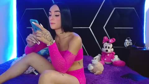 Snapshot of emillystonex chatting on January 15, 4:54 pm emillystonex online show from January 15, 4:54 pm