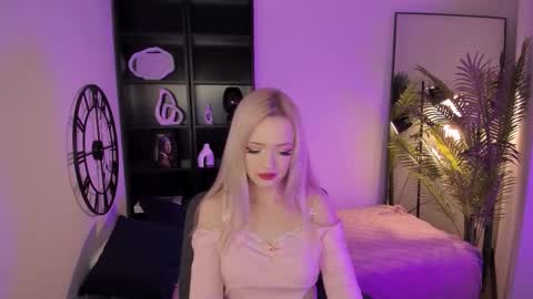 Snapshot of emily_air chatting on September 26, 8:28 pm Emily online show from September 26, 8:28 pm