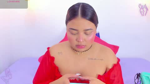 Snapshot of emily_cooper20_ chatting on January 7, 4:50 am Emily online show from January 7, 4:50 am