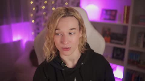 Em -  online show from January 13, 11:06 pm