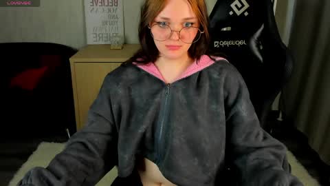Emily online show from May 4, 1:23 am