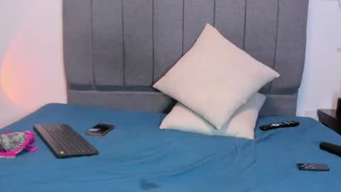 emily_jonhson online show from July 17, 4:58 am