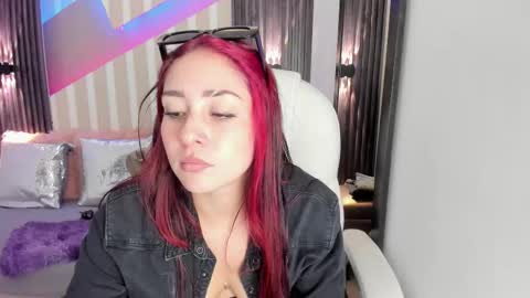 Emily online show from November 7, 3:14 pm