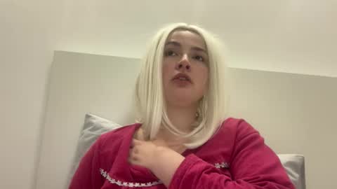 emily_morning_dew online show from February 3, 7:35 am