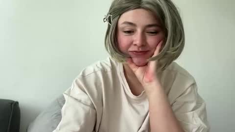 emily_morning_dew online show from May 25, 1:17 pm