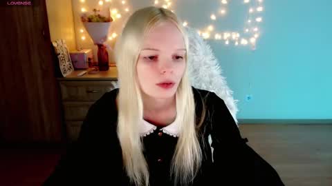 Snapshot of emily_nyaffe chatting on February 28, 12:20 pm Lia online show from February 28, 12:20 pm
