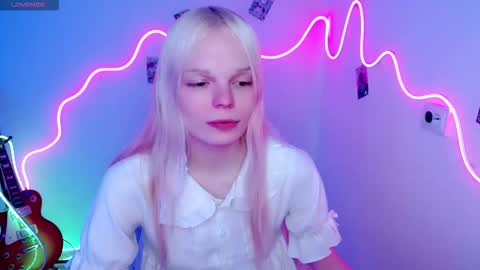 Snapshot of emily_nyaffe chatting on October 17, 11:31 pm Lia online show from October 17, 11:31 pm