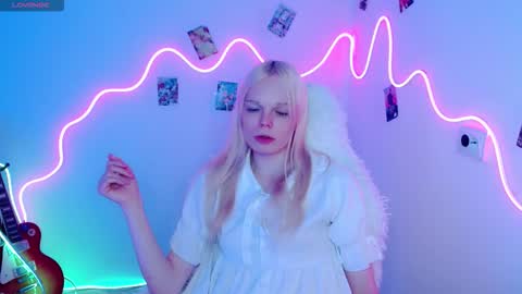 Snapshot of emily_nyaffe chatting on October 19, 5:06 pm Lia online show from October 19, 5:06 pm