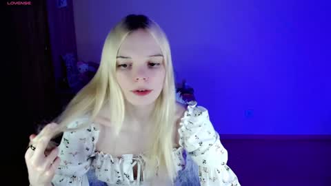 Snapshot of emily_nyaffe chatting on January 17, 10:12 pm Lia online show from January 17, 10:12 pm